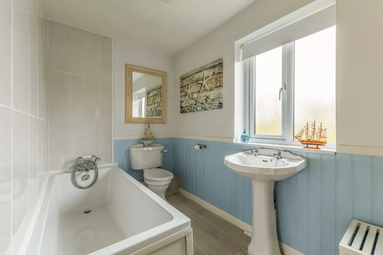 Combe View, Yatton Keynell, SN14, photo 11
