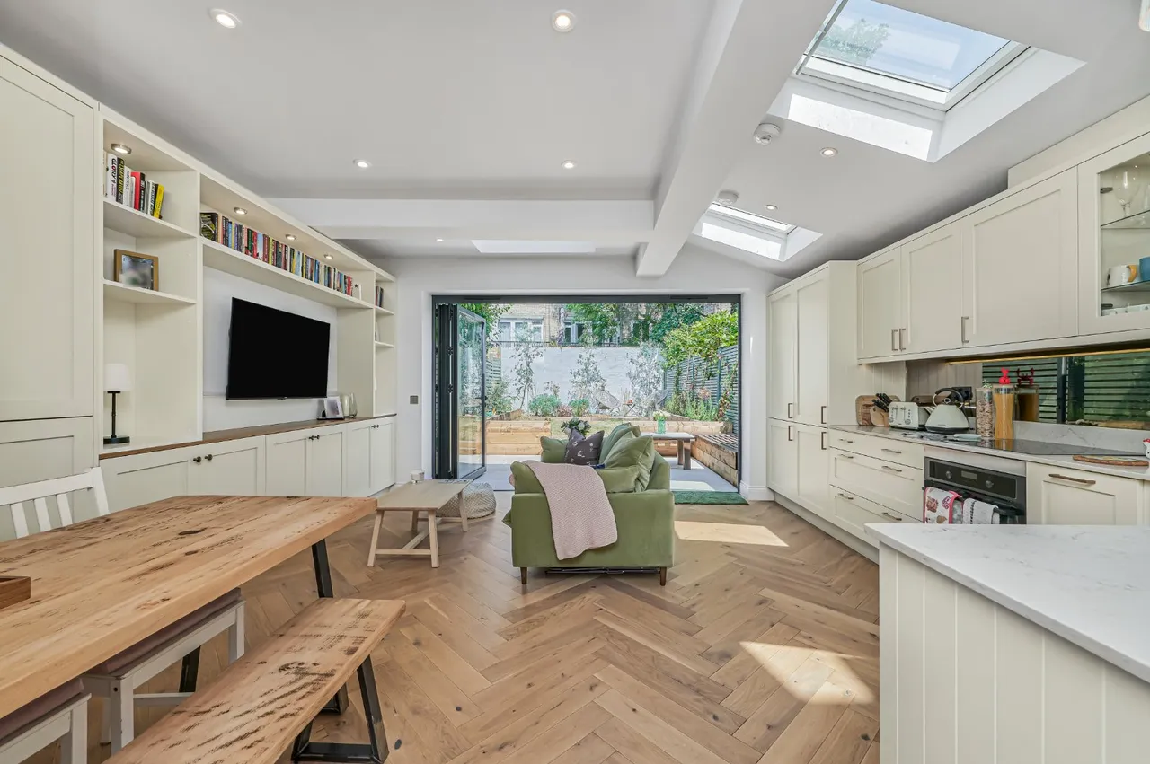 2 bed flat for sale — Rosebery Road, Brixton, London, SW2