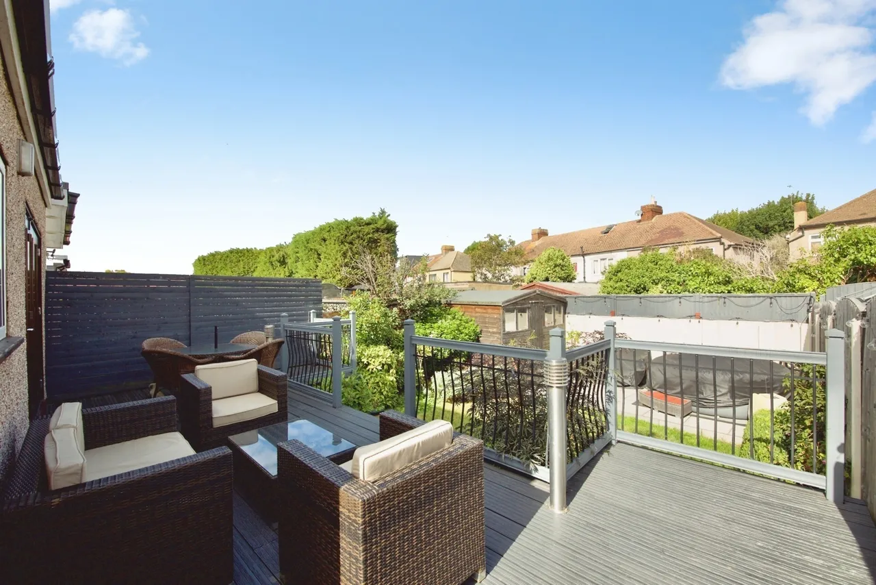 Barton Avenue, Romford, RM7, photo 2