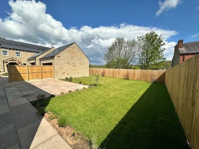 Leeds Road, Howden Clough, WF17, photo 16