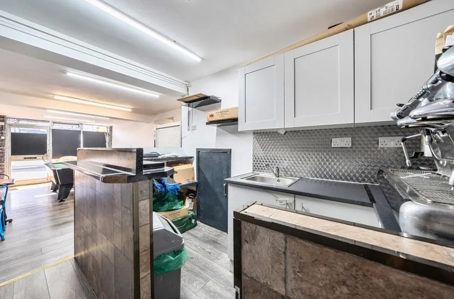 High Road, Leyton, E10, photo 8