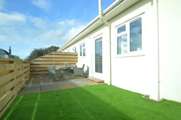 Yaverland Road, Sandown, PO36, photo 12