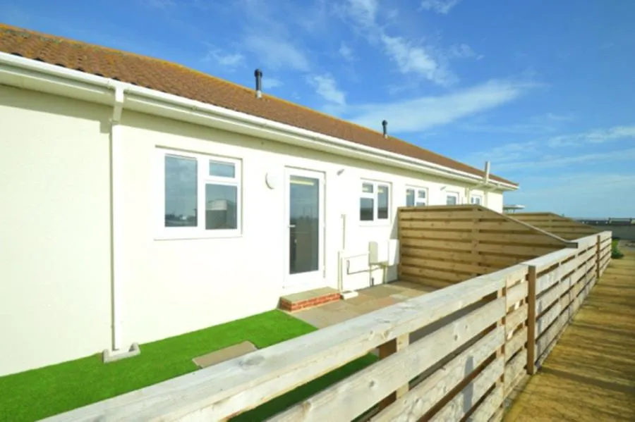 2 bed house to rent, Yaverland Road, Sandown, PO36