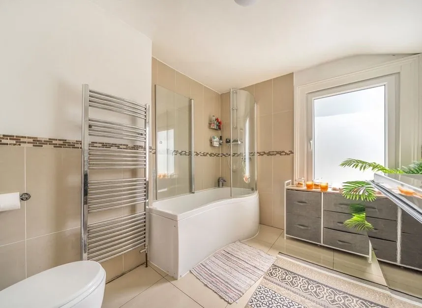 Wandsworth Road, Clapham, SW8, photo 8