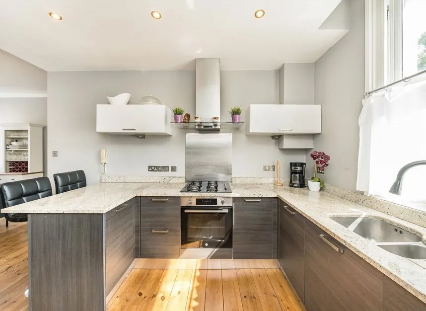 Wandsworth Road, Clapham, SW8, photo 4