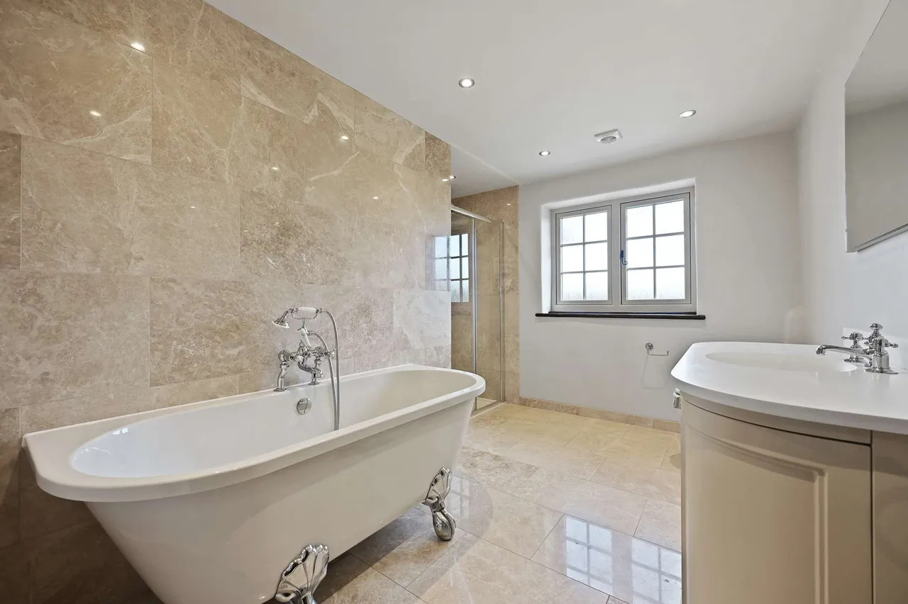 Denham Lane, Chalfont St. Peter, SL9, photo 17