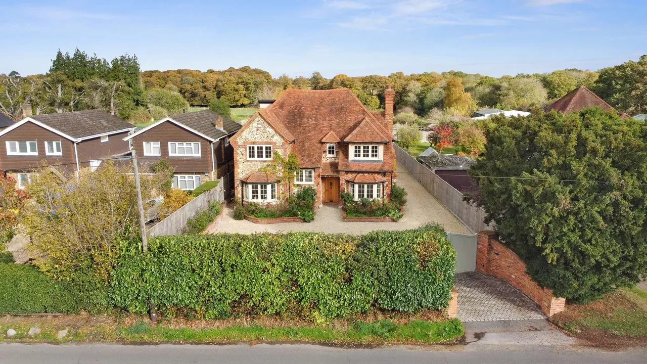5 bed house for sale, Denham Lane, Chalfont St. Peter, SL9