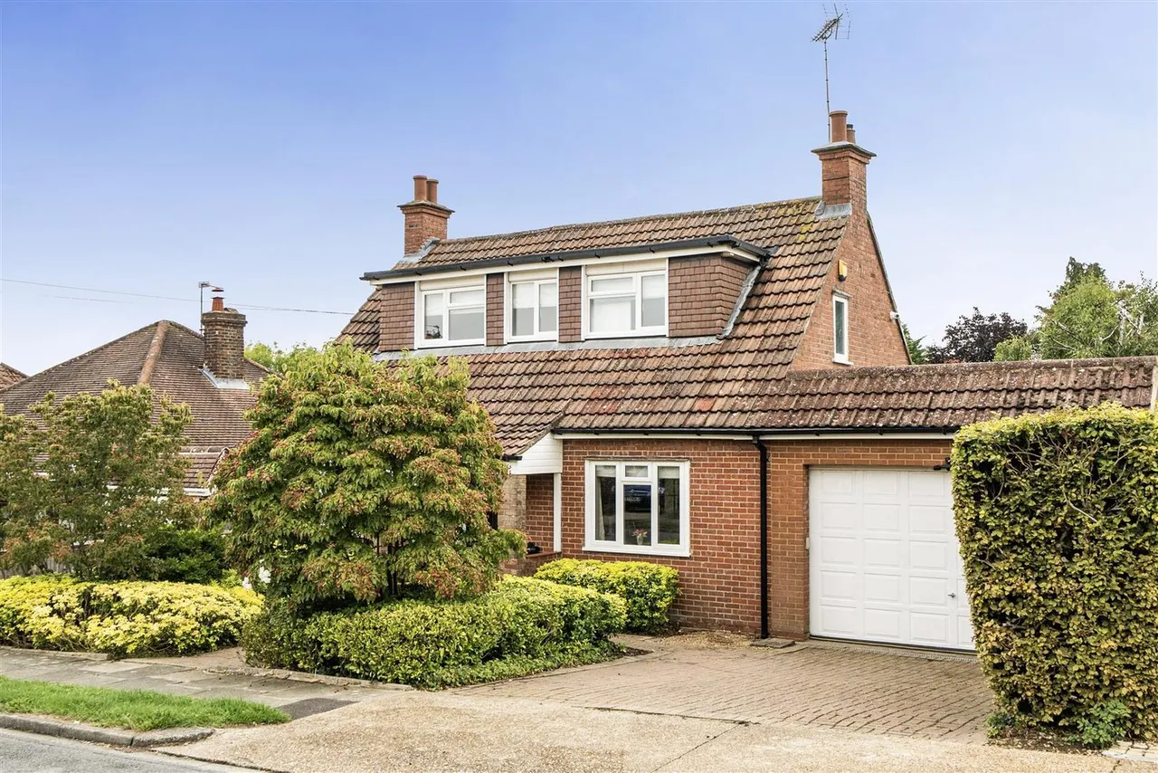 Josephine Avenue, Lower Kingswood, Tadworth, KT20 7AQ, photo 5