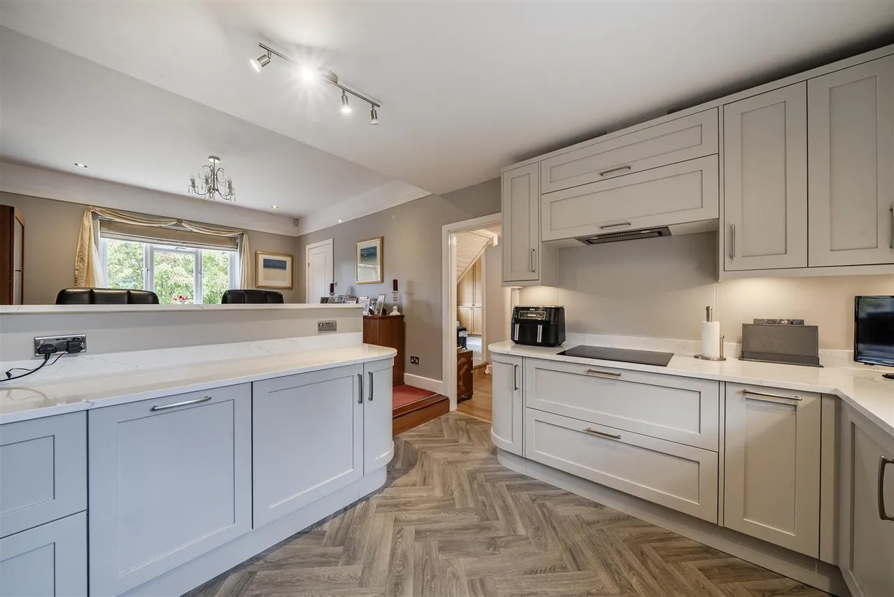 Josephine Avenue, Lower Kingswood, Tadworth, KT20 7AQ, photo 10
