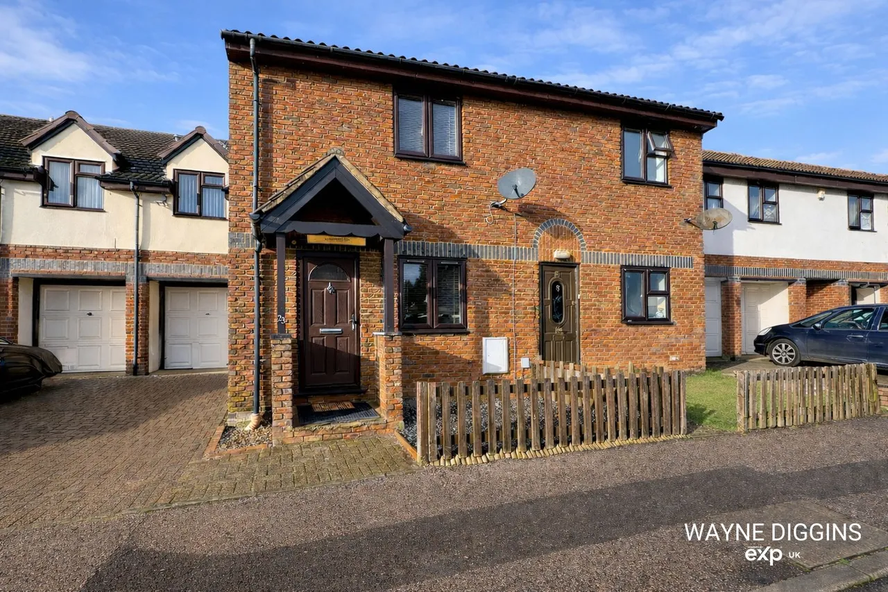 Park Lane, Broome Place, South Ockendon, RM15 4DQ, photo 2