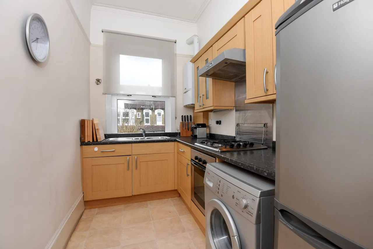 Clarendon Road, South Woodford, E18, photo 5