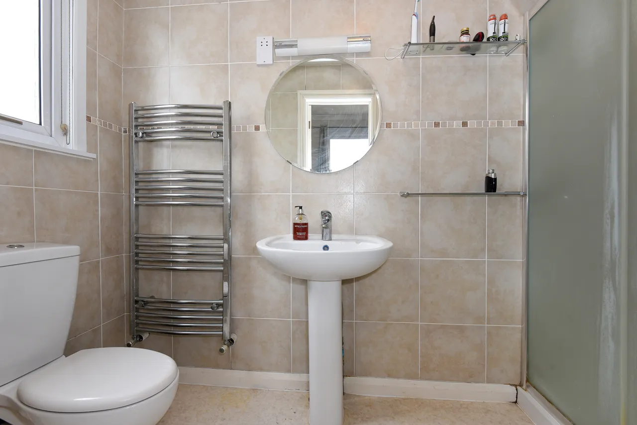 Clarendon Road, South Woodford, E18, photo 6