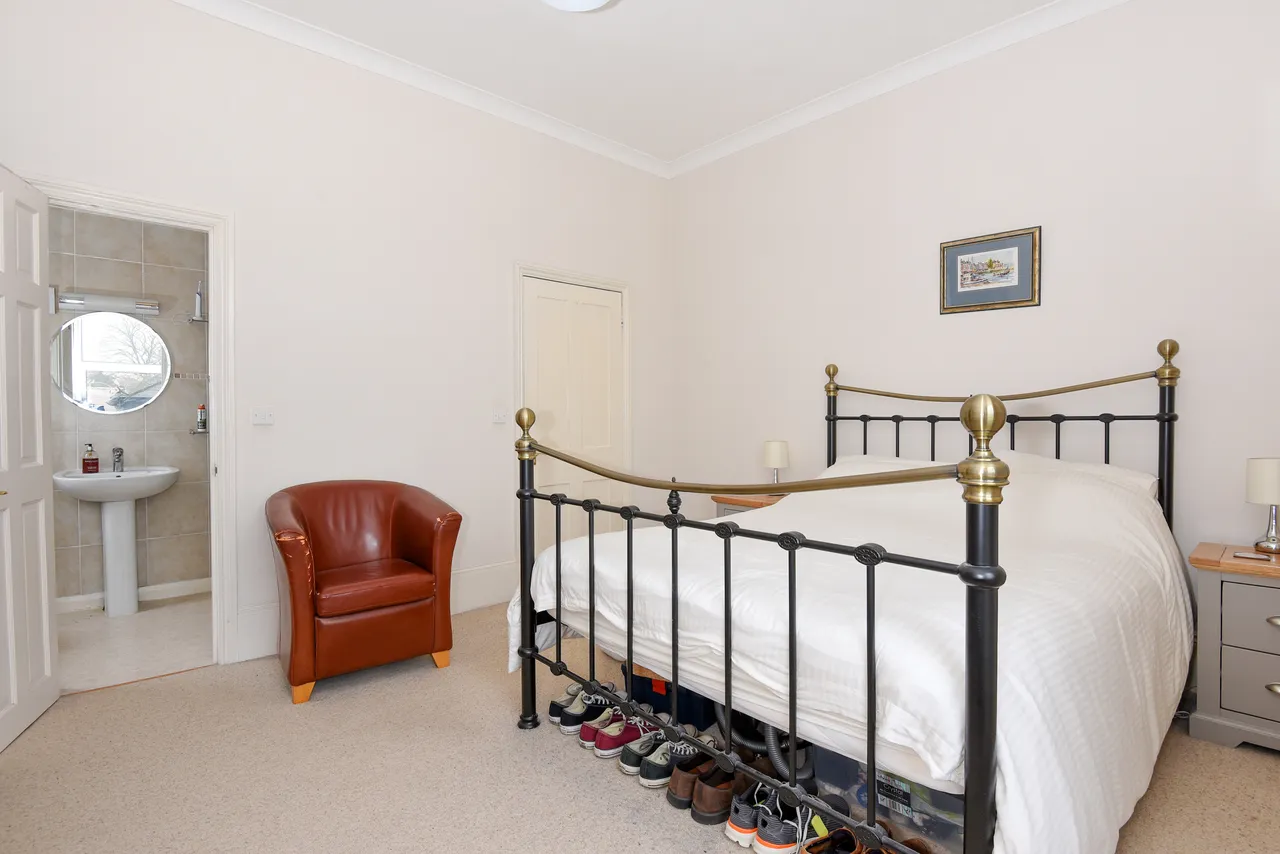 Clarendon Road, South Woodford, E18, photo 4