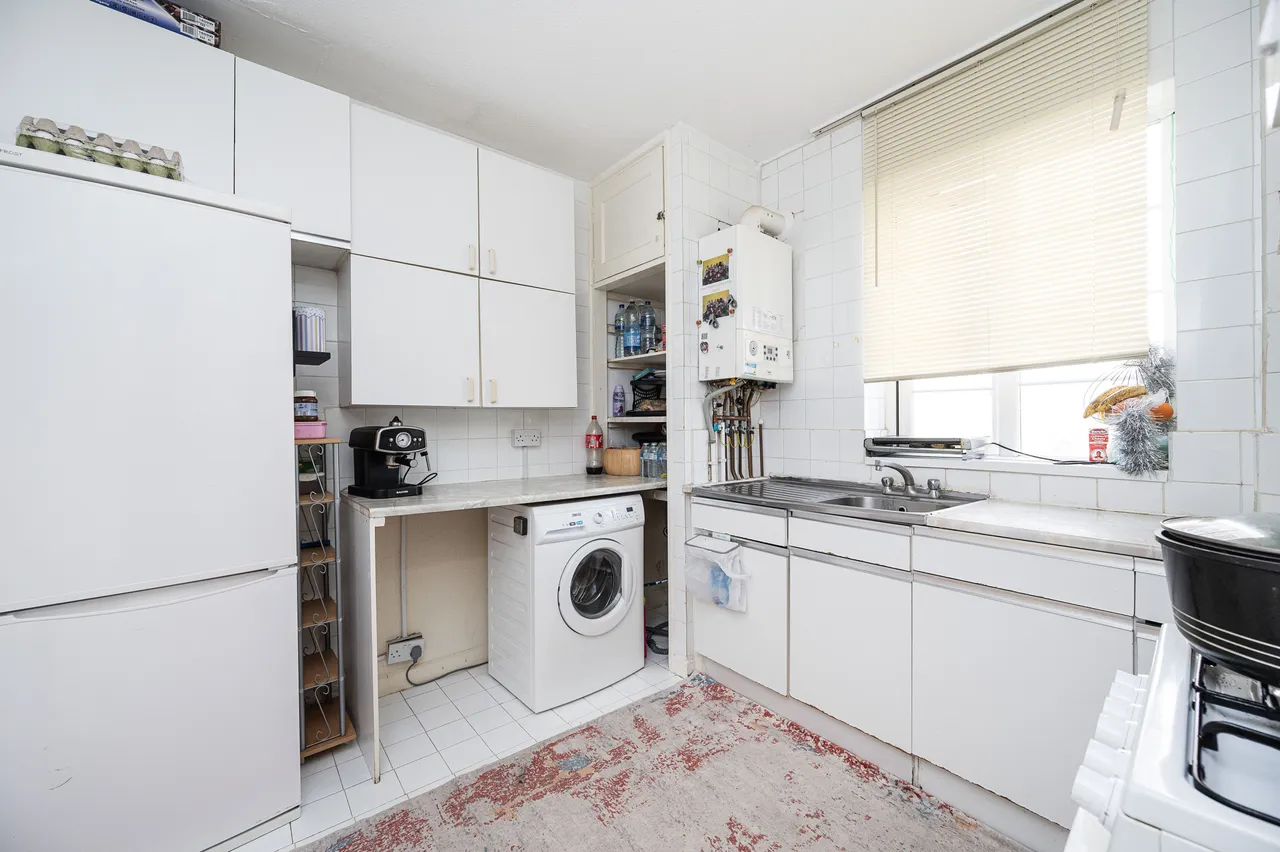 78 Mayfield Close, London, photo 3