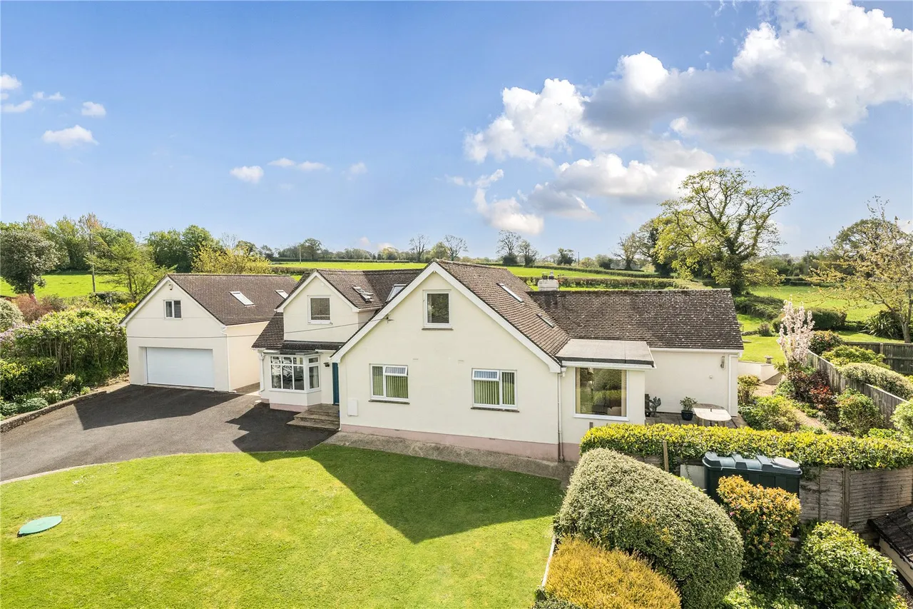5 bed house for sale — Hawkchurch, Axminster, Devon, EX13 5XB