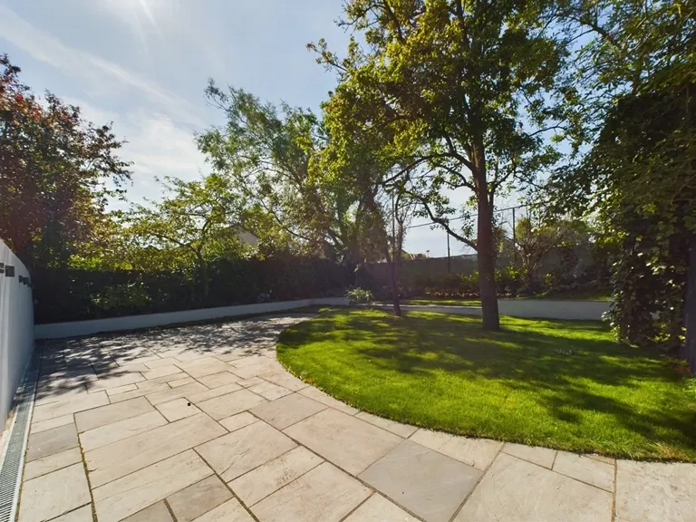 Brondesbury Park, Brondesbury Park, NW6 7AT, photo 9