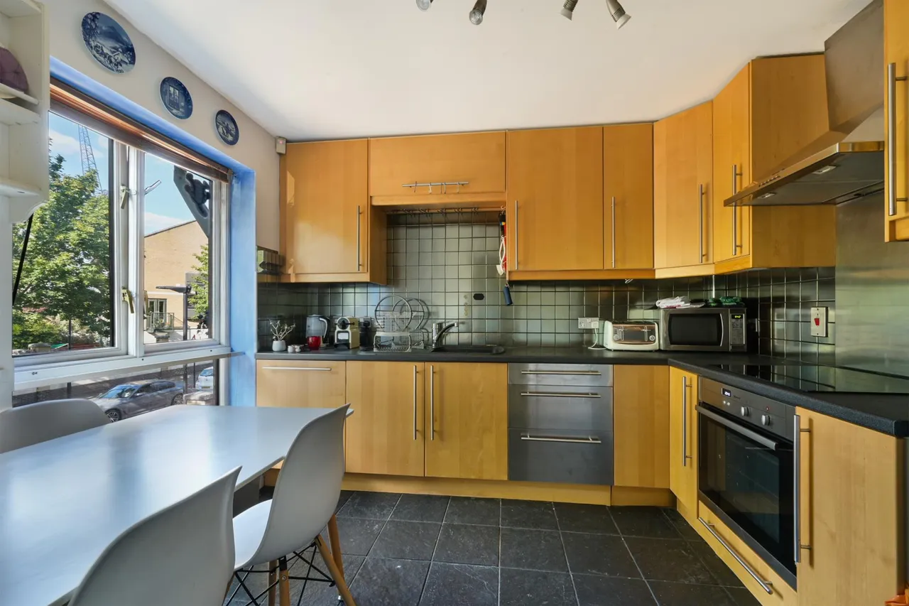 Hanover Avenue, London, E16, photo 7