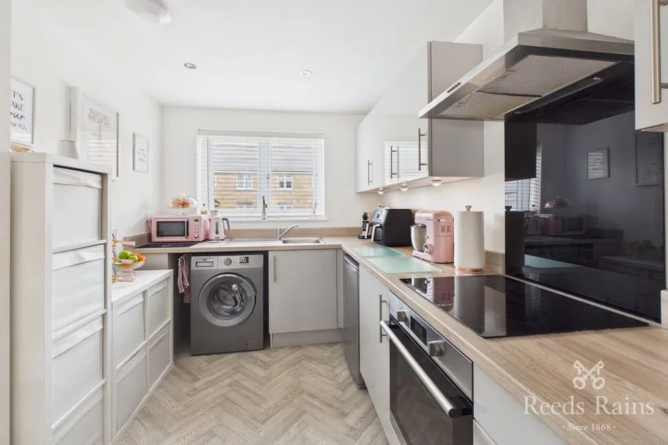 Lotus Crescent, Castleford, West Yorkshire, WF10, photo 3