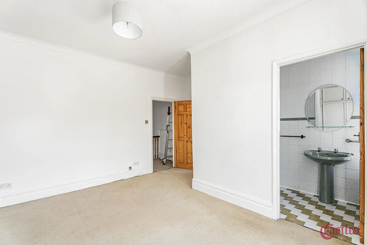 Whittington Road, N22, photo 28