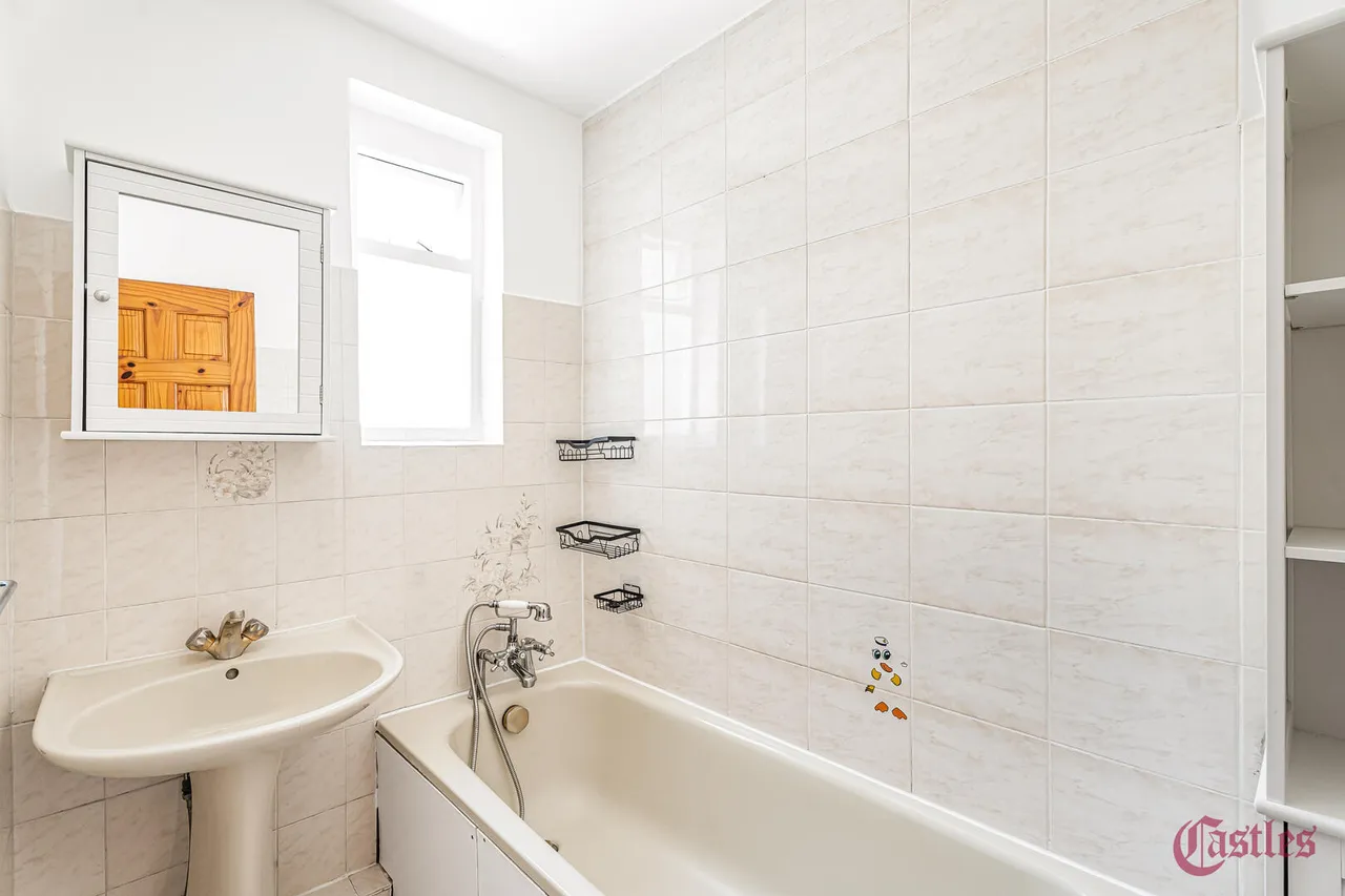 Whittington Road, N22, photo 14