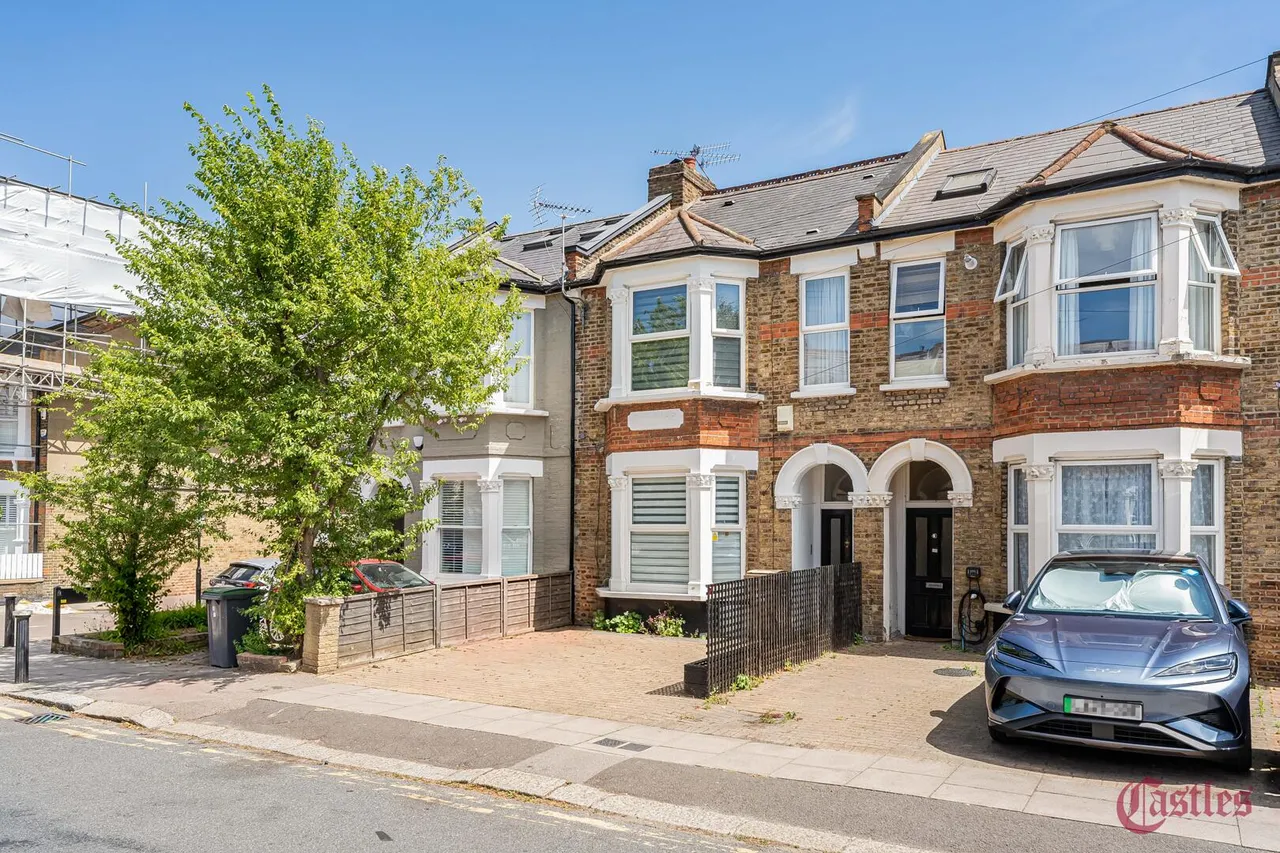 3 bed property for sale, Whittington Road, N22