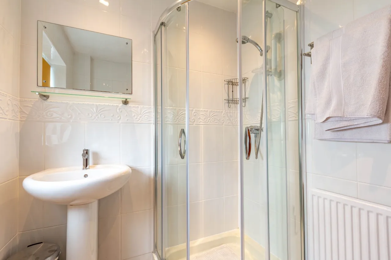 St. Helens Way, Ilkley, LS29, photo 12