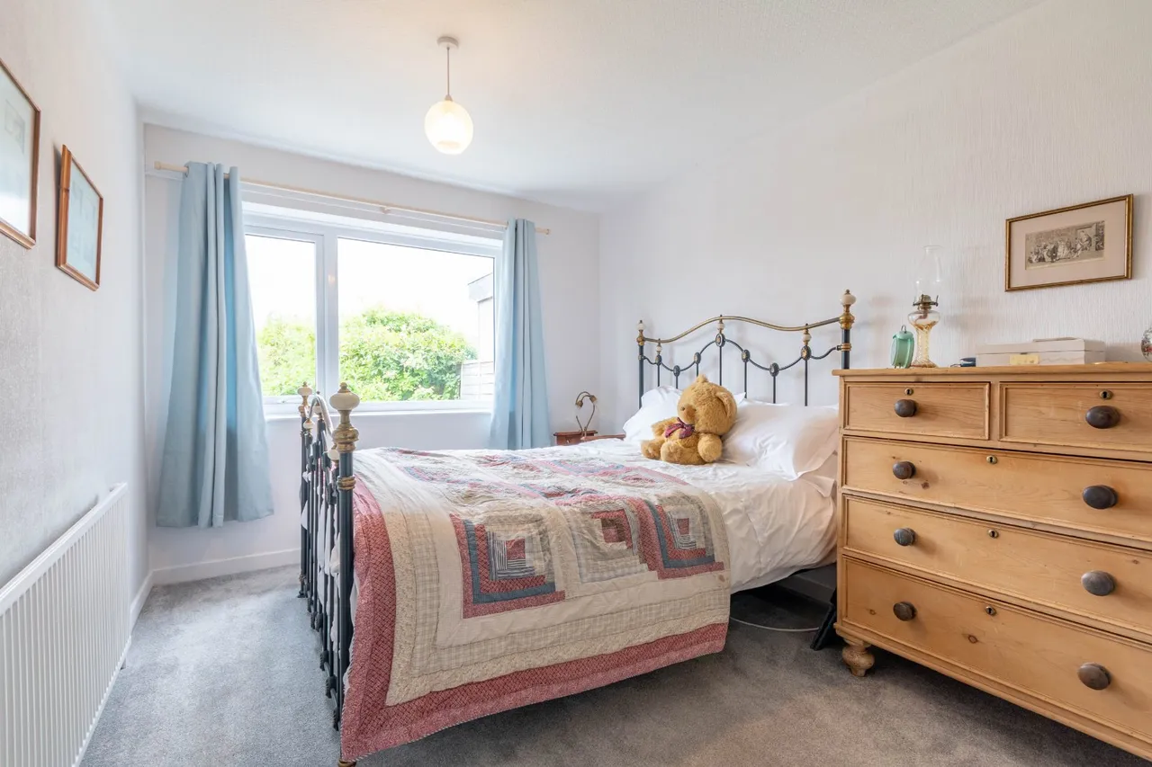 St. Helens Way, Ilkley, LS29, photo 10