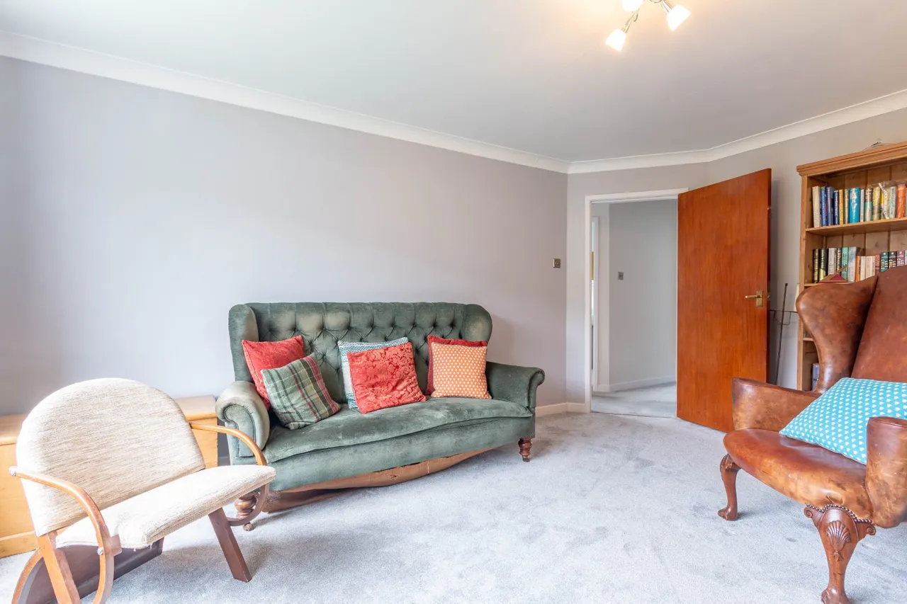 St. Helens Way, Ilkley, LS29, photo 6