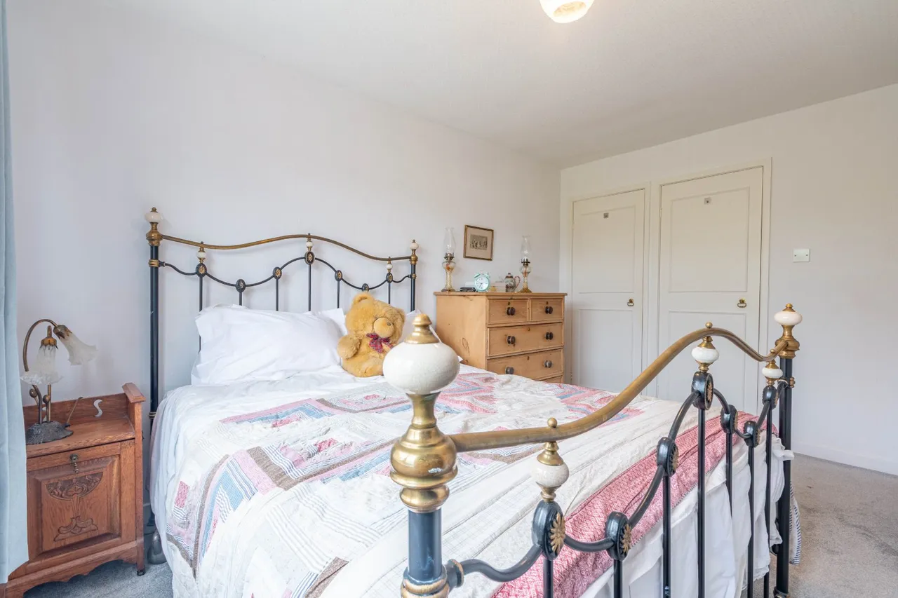St. Helens Way, Ilkley, LS29, photo 11