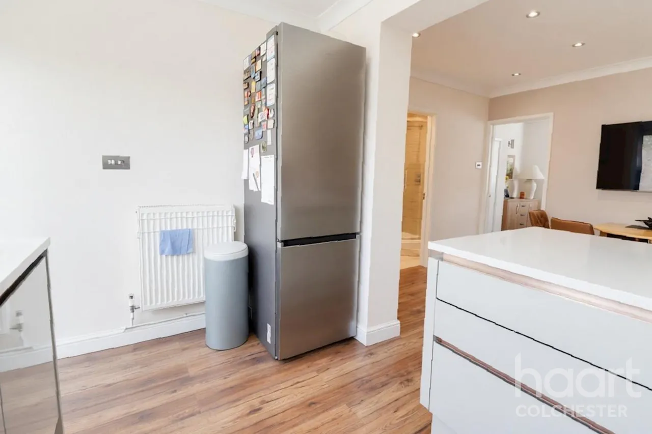 Collingwood Road, CO3, photo 7