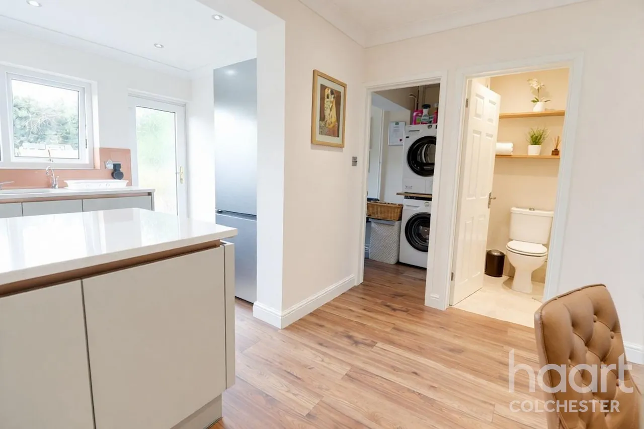 Collingwood Road, CO3, photo 8