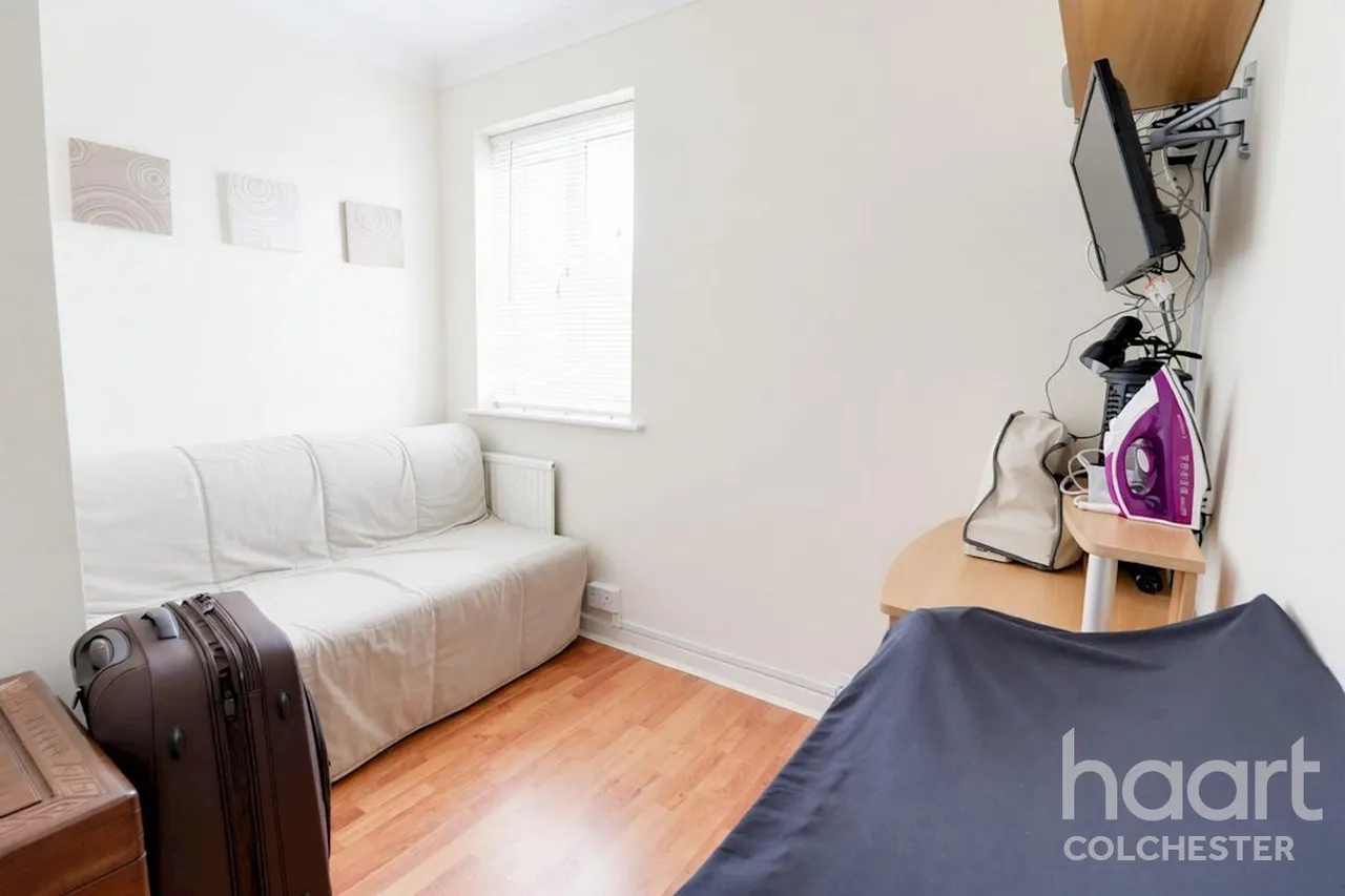 Collingwood Road, CO3, photo 21