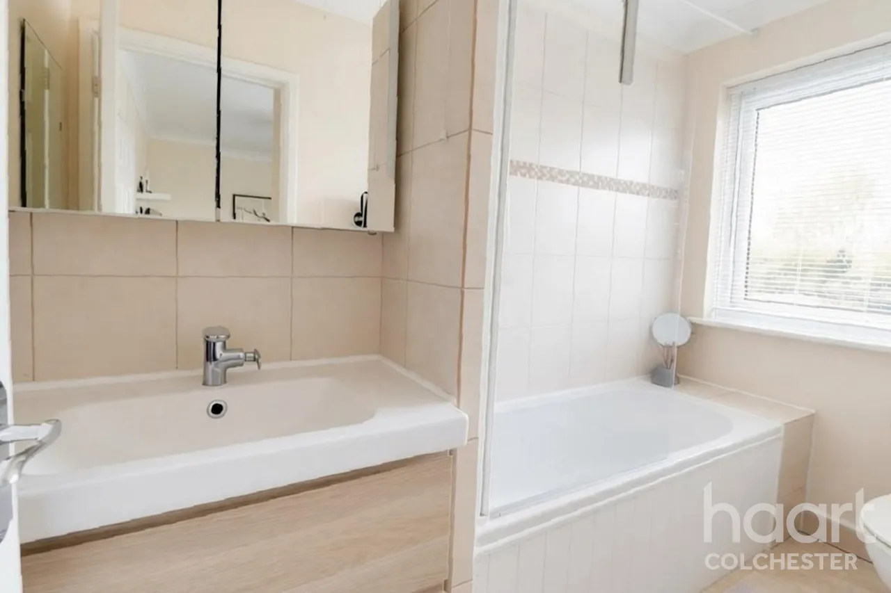 Collingwood Road, CO3, photo 18