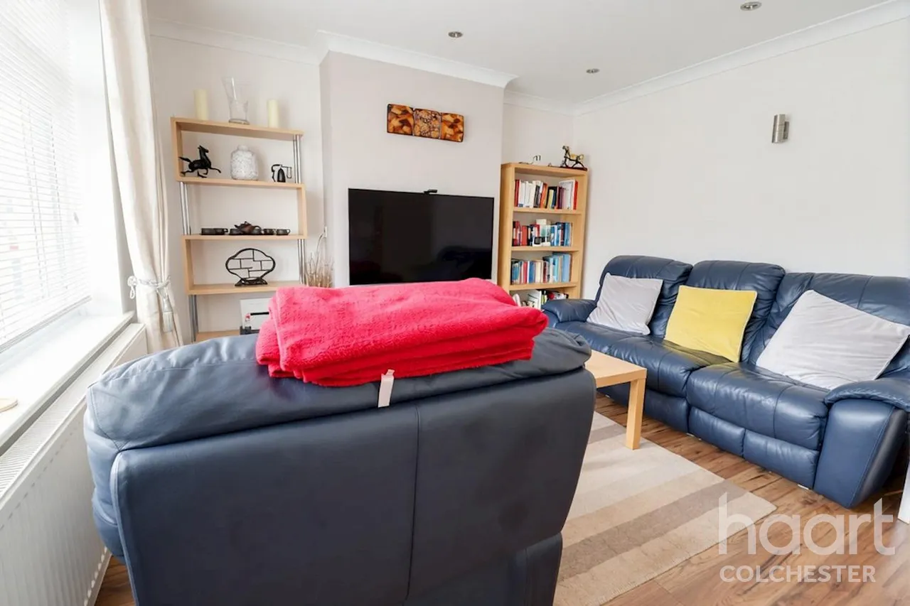 Collingwood Road, CO3, photo 14