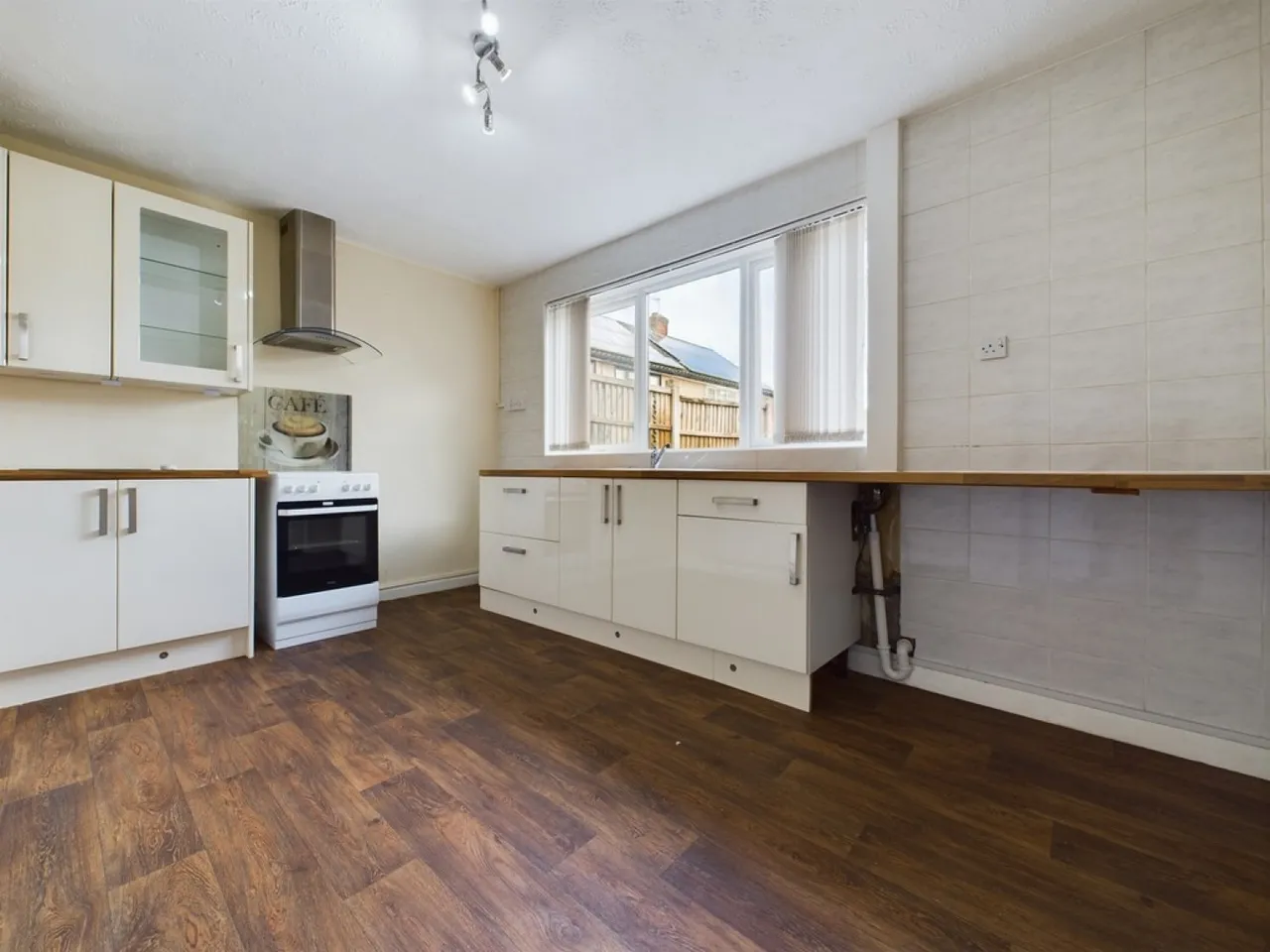 Rye Crescent, Clay Cross, photo 3