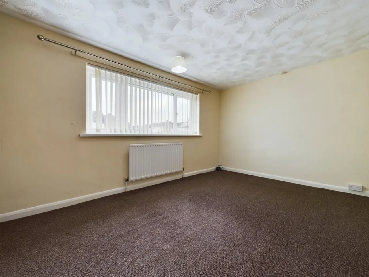 Rye Crescent, Clay Cross, photo 7