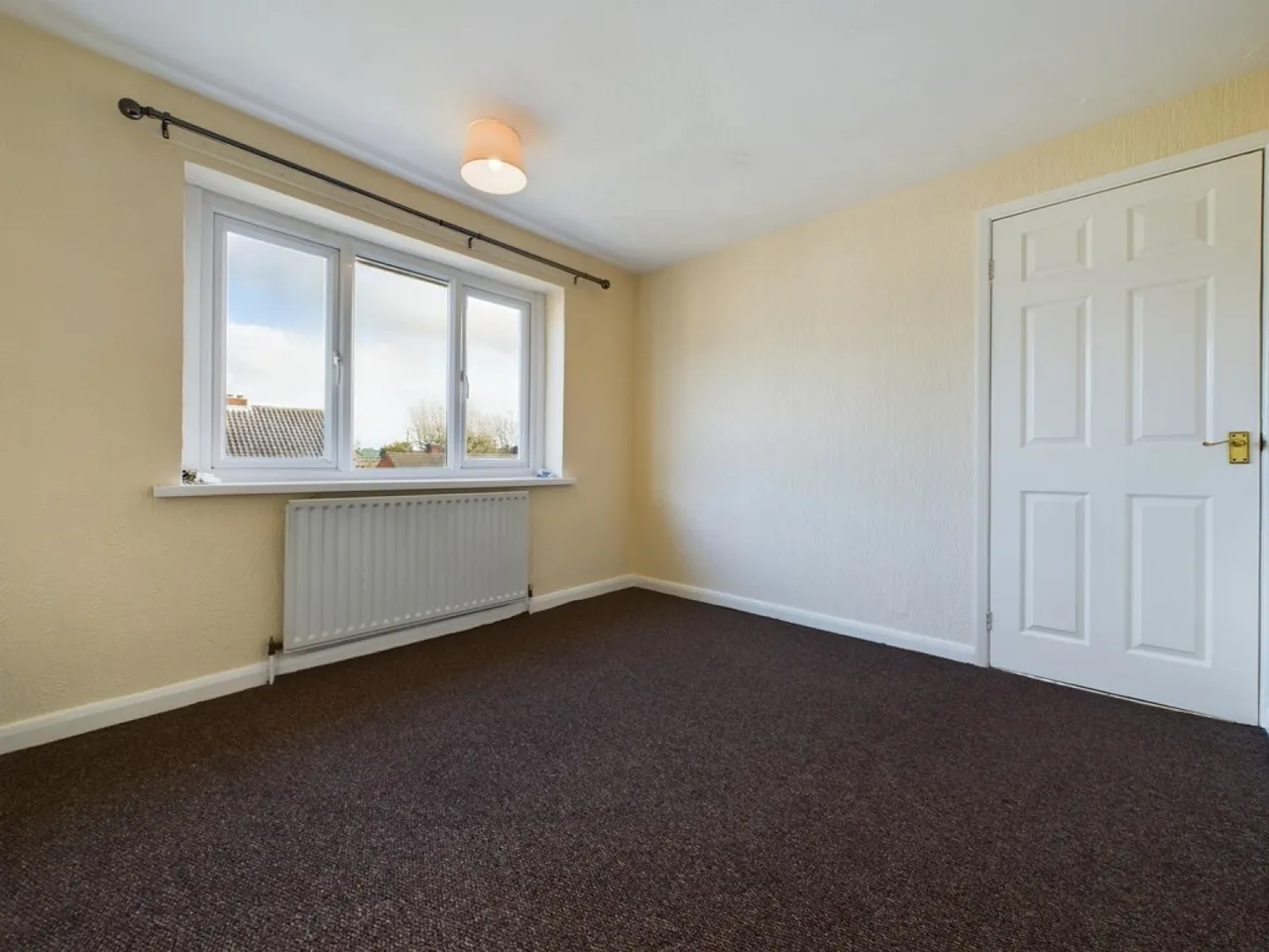 Rye Crescent, Clay Cross, photo 8