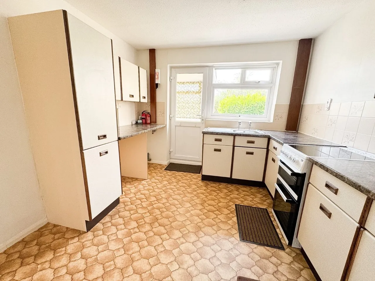 Summer Lane North, Worle, BS22, photo 2