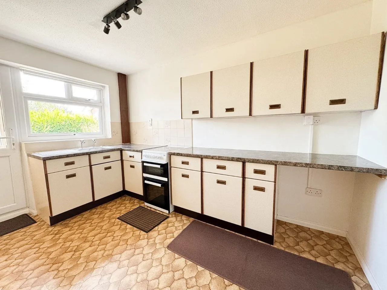 Summer Lane North, Worle, BS22, photo 5