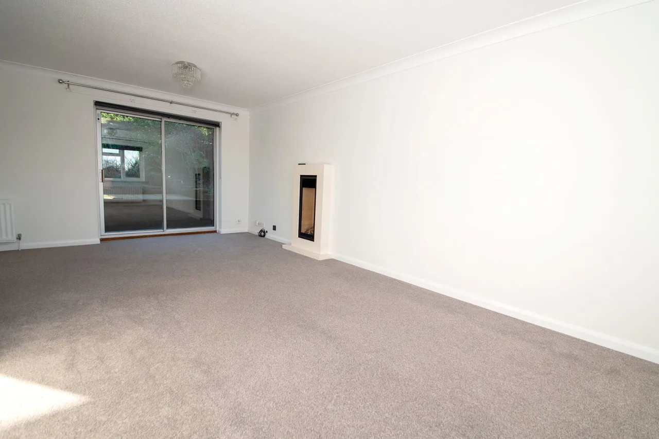Berkeley Crescent, Frimley, Camberley, GU16 8YN, photo 10