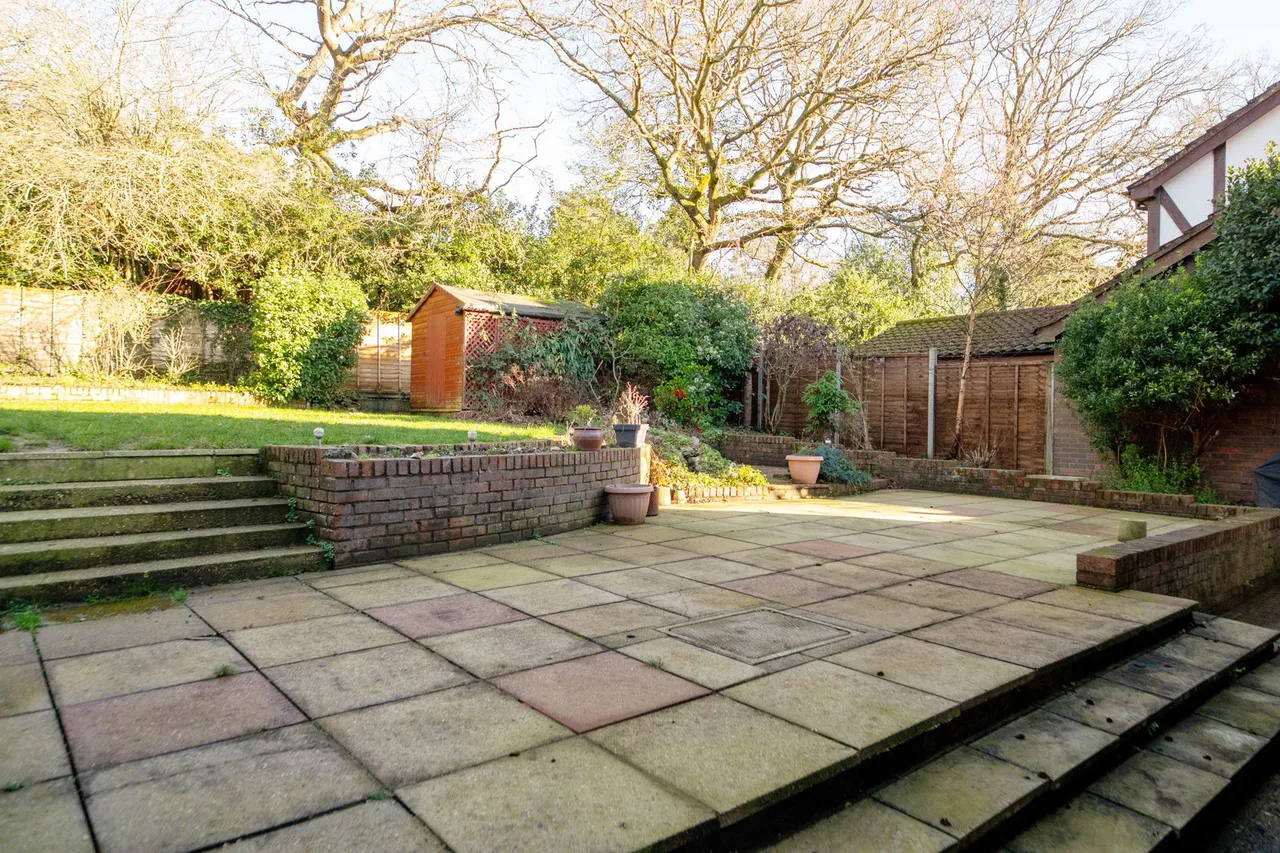 Berkeley Crescent, Frimley, Camberley, GU16 8YN, photo 6
