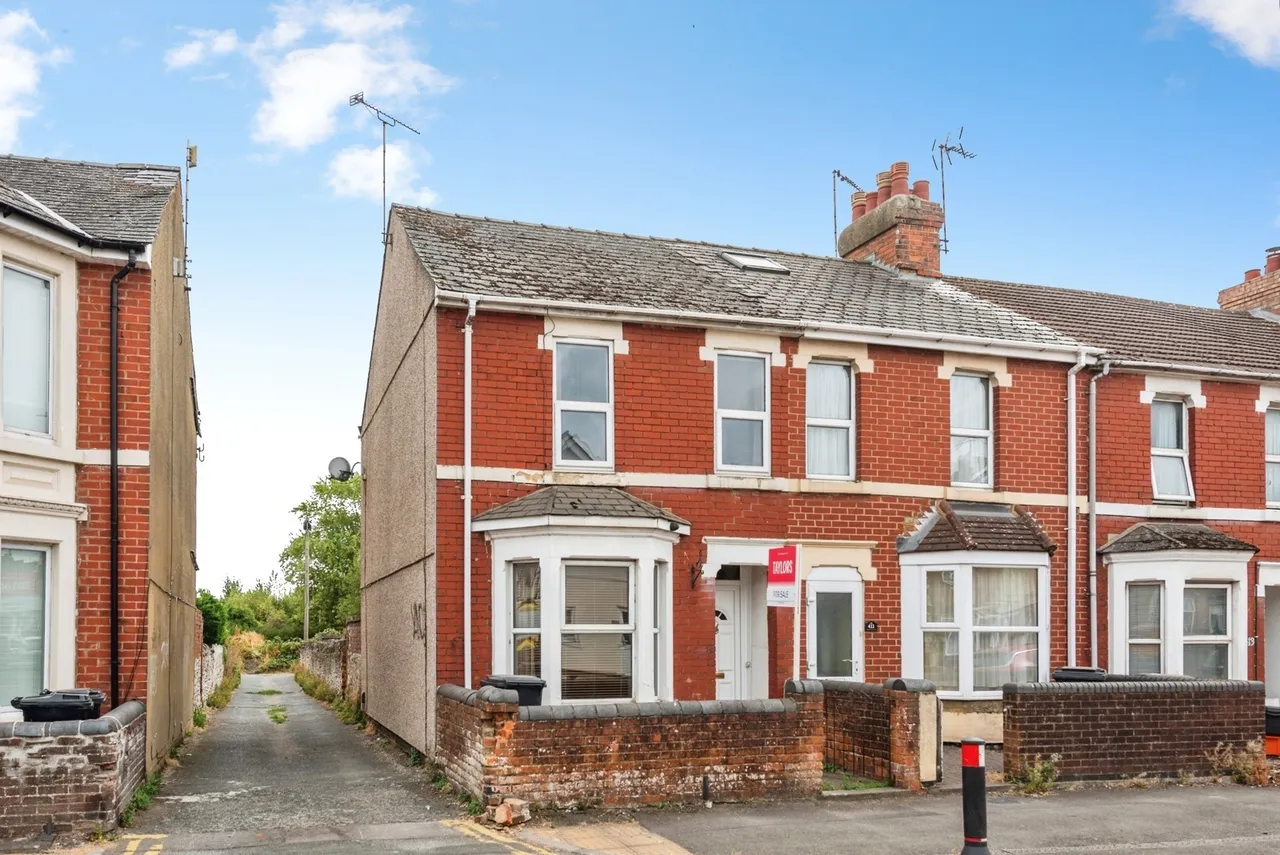 2 bed house for sale — Ferndale Road, Swindon, Wiltshire, SN2