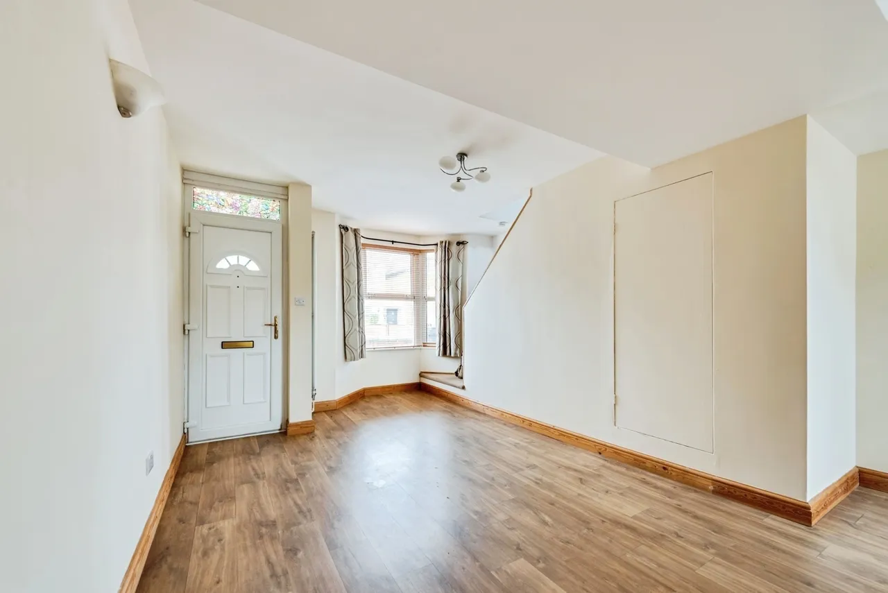 Ferndale Road, Swindon, Wiltshire, SN2, photo 3