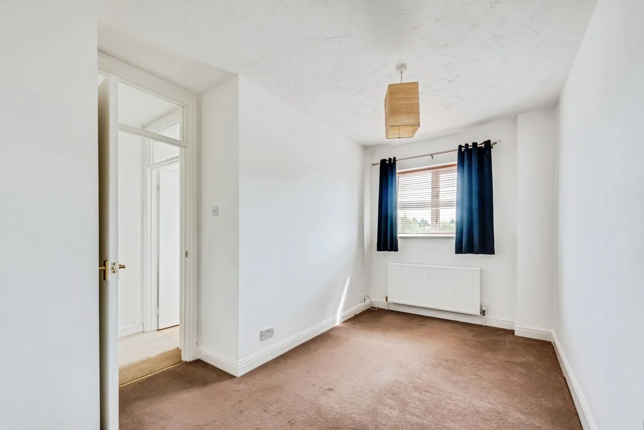 Ferndale Road, Swindon, Wiltshire, SN2, photo 9