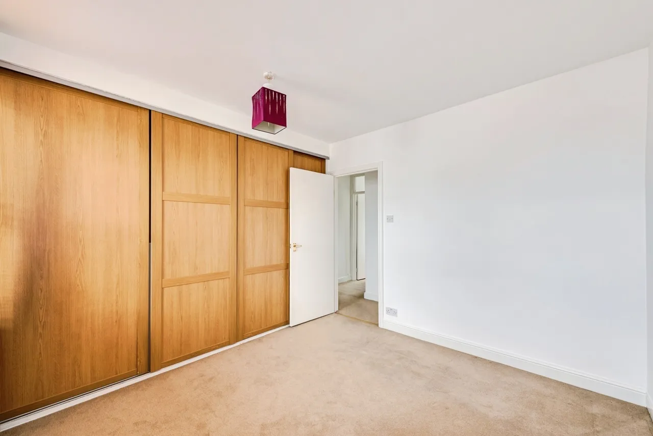 Ferndale Road, Swindon, Wiltshire, SN2, photo 10