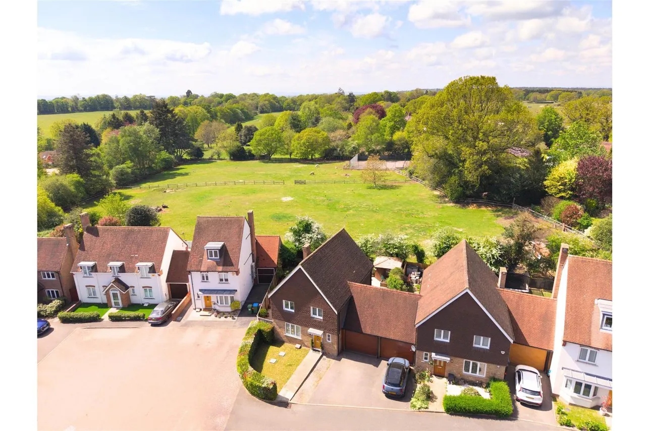 Trinity Fields, Horsham, West Sussex RH13 6GH, photo 3