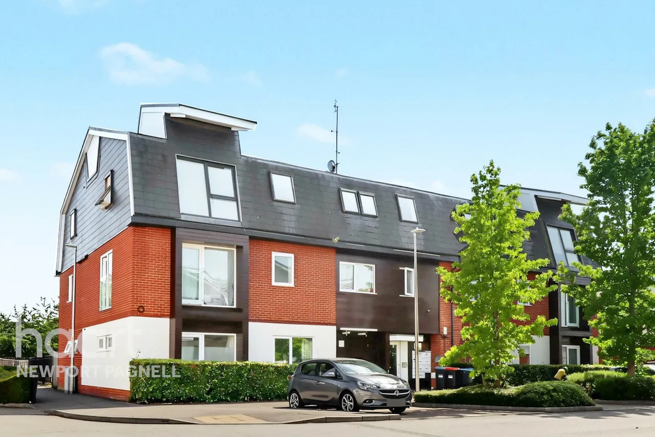 1 bed flat for sale, Addenbrookes Road, Newport Pagnell, MK16