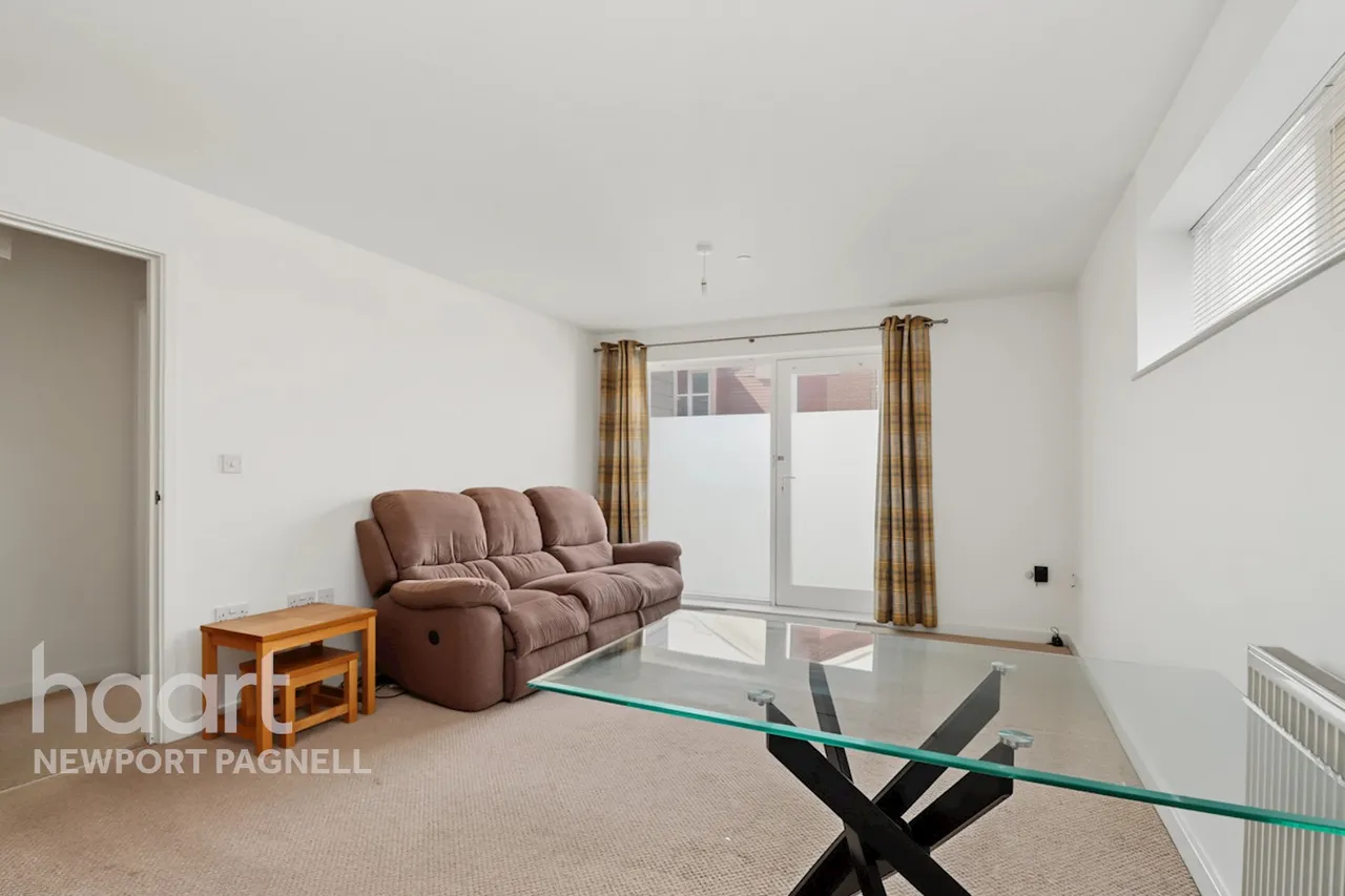 Addenbrookes Road, Newport Pagnell, MK16, photo 3