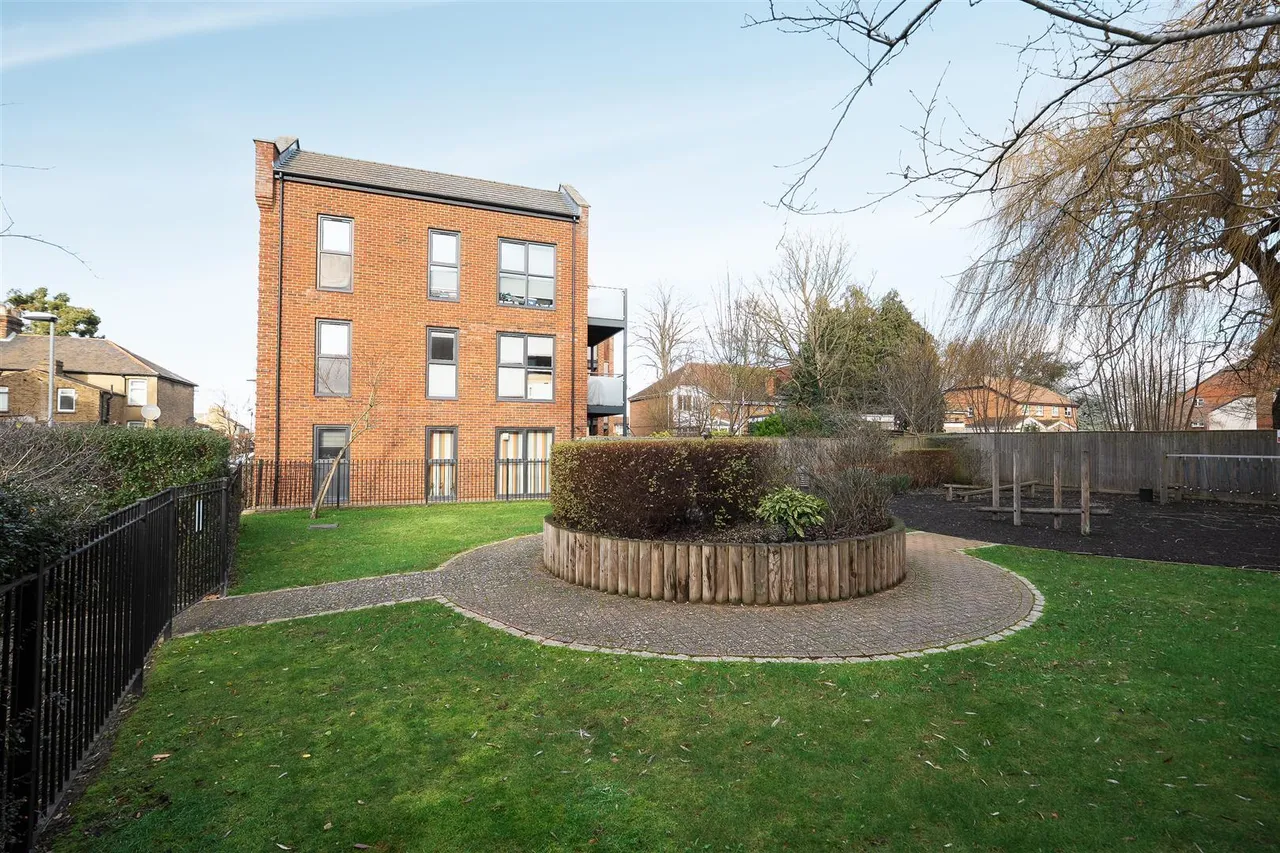 Otter Way, Yiewsley, UB7, photo 13