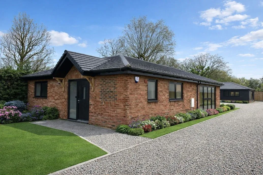 3 bed house for sale, Dowlands Bungalows, Smallfield, RH6